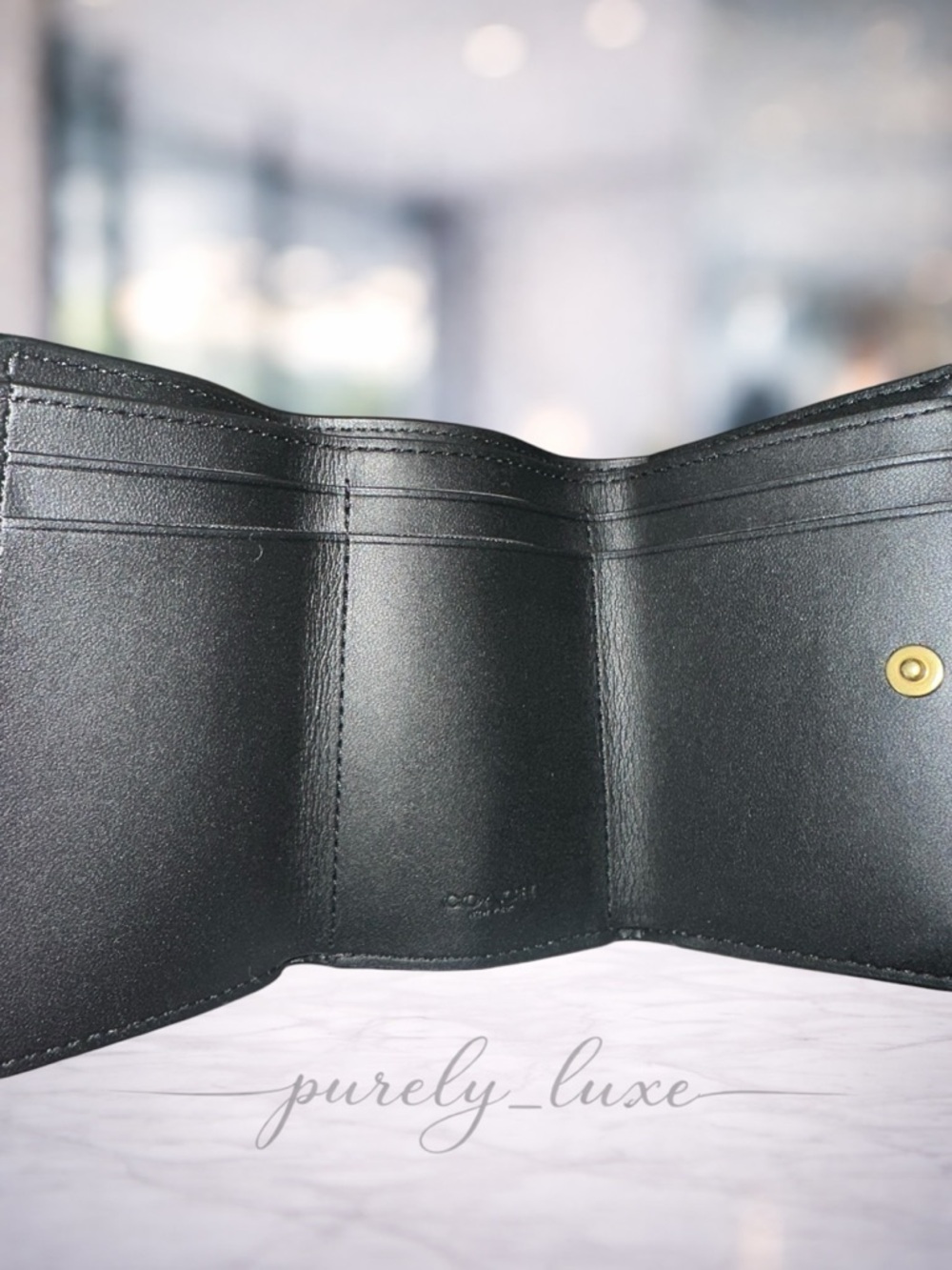 Authentic Coach Pebbled Black Leather wallet- FREE COA - Picture 4 of 7